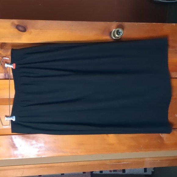 PENNINGTON'S* flat front 2 way zip front elastic back straight skirt poly spande - Picture 5 of 9